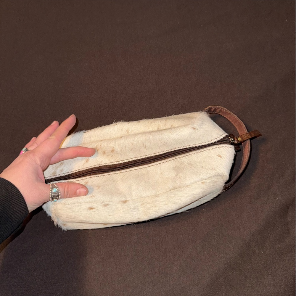 Cowhide Cattle Cartel Makeup/Toiletry Bag - Picture 3 of 3